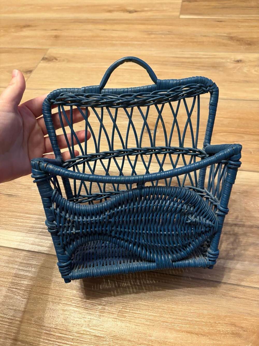 Vintage Blue Wicker Wall-Mounted small book  Basket Organizer Fish
